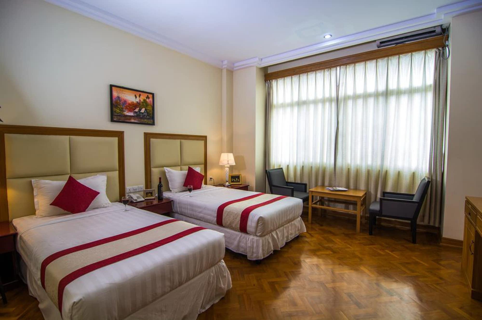 Royal Inlay Hotel Nyaung Shwe Dış mekan fotoğraf
