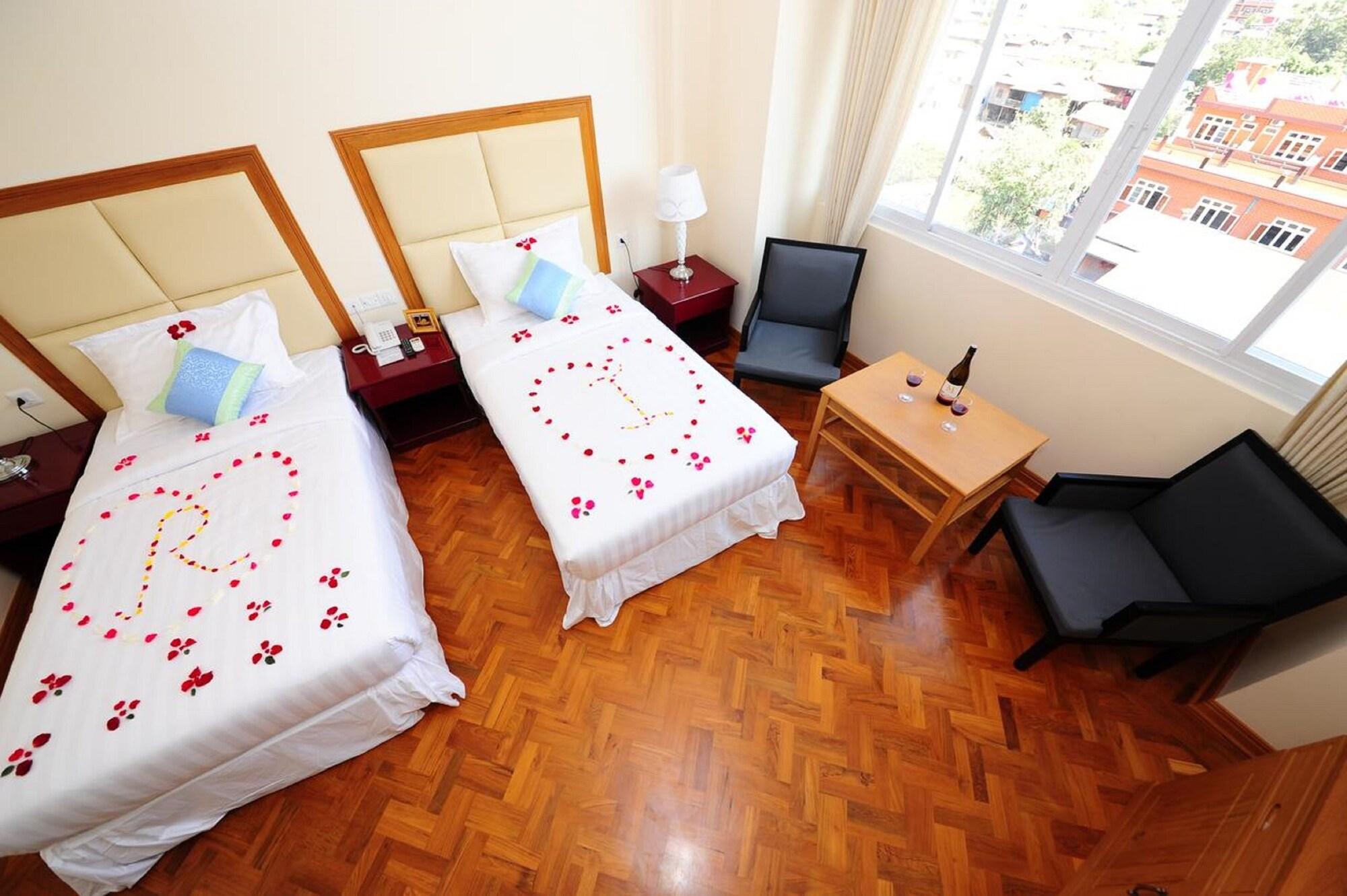 Royal Inlay Hotel Nyaung Shwe Dış mekan fotoğraf