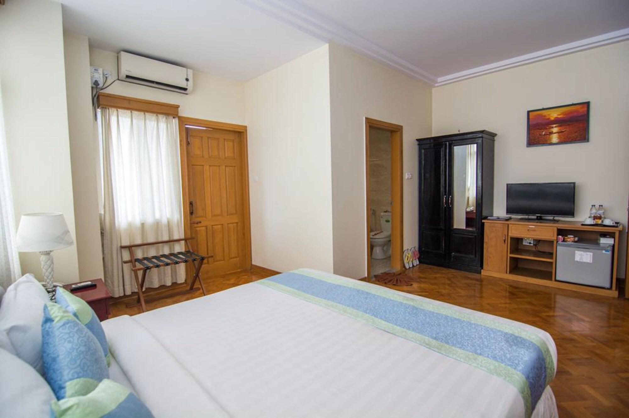 Royal Inlay Hotel Nyaung Shwe Dış mekan fotoğraf